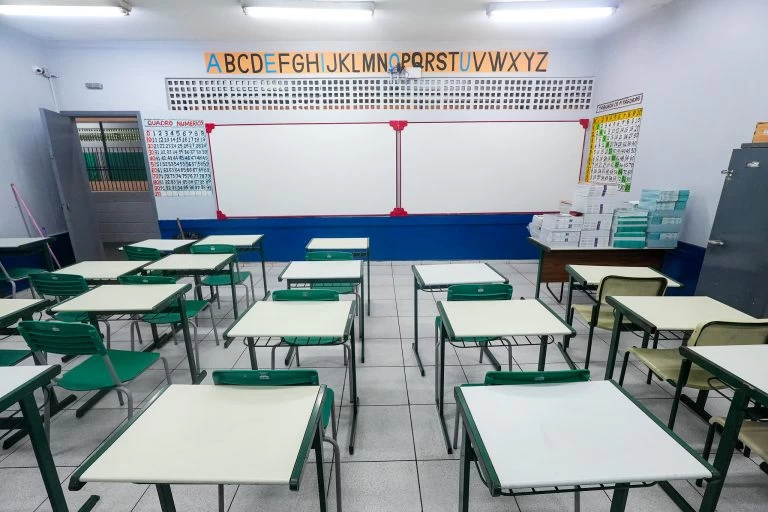 Consultas públicas sobre escolas cívico-militares em SP começam nesta segunda (17)