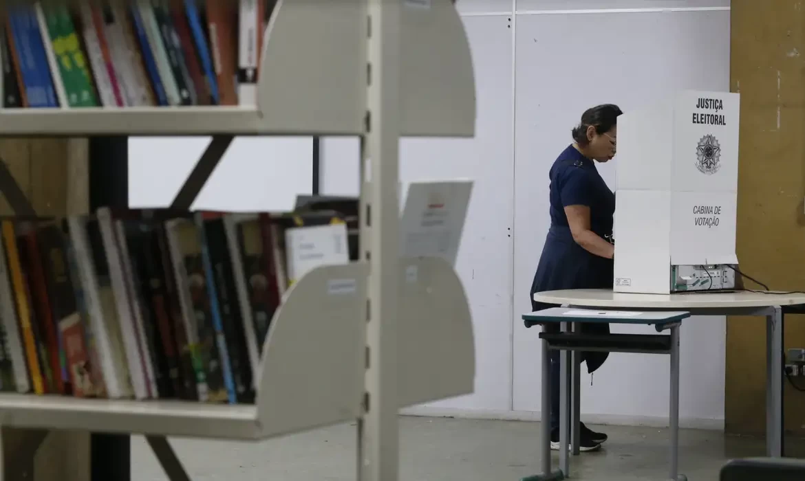 Decreto autoriza atuação das Forças Armadas nas eleições de 2026