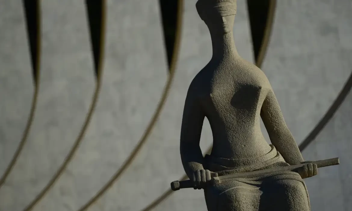 STF decide que piso nacional deve ser pago a professores temporários