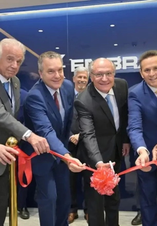 Brasil e Índia fazem acordos em tecnologia, defesa e aeronáutica