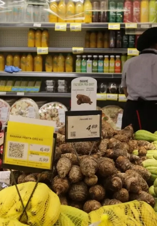 Comissão adia votação da PEC que reduz jornada para 40h e mantém 6x1