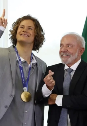 Lula recebe Lucas Pinheiro, medalha de ouro nos Jogos de Inverno